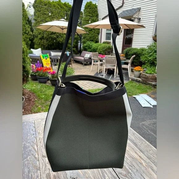 Like New- Rothy’s Bucket Bag - Picture 8 of 8